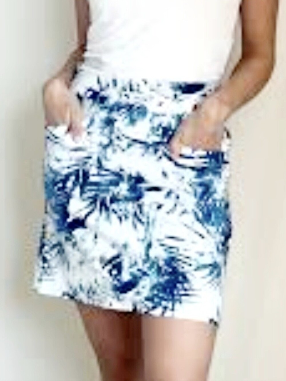 S.C. & CO. White Blue Golf Skort  Botanical Tropical Activewear Size Medium